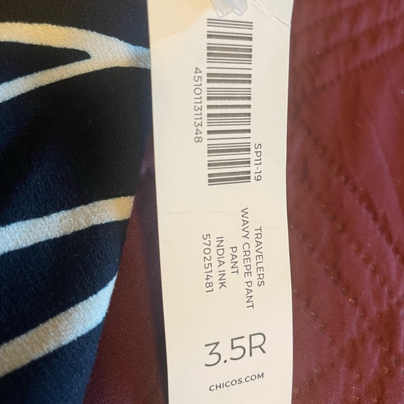 NWT Travelers Navy/Ivory wavy pattern Crepe Pants - Picture 3 of 4